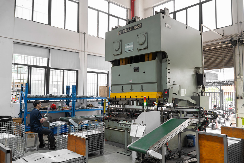 1.High-precision stamping